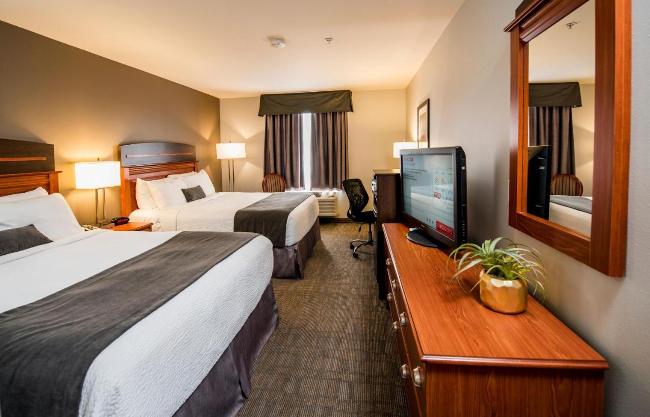 Best Western Plus Moncton Exterior photo
