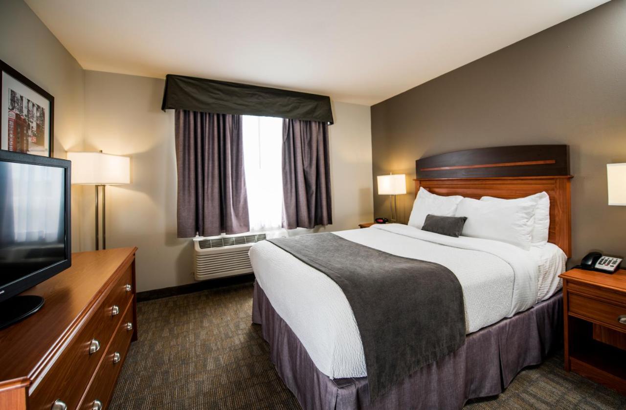 Best Western Plus Moncton Exterior photo