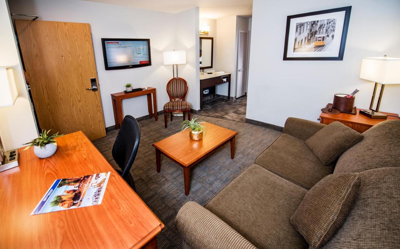 Best Western Plus Moncton Exterior photo