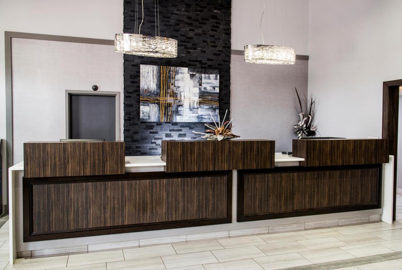 Best Western Plus Moncton Exterior photo
