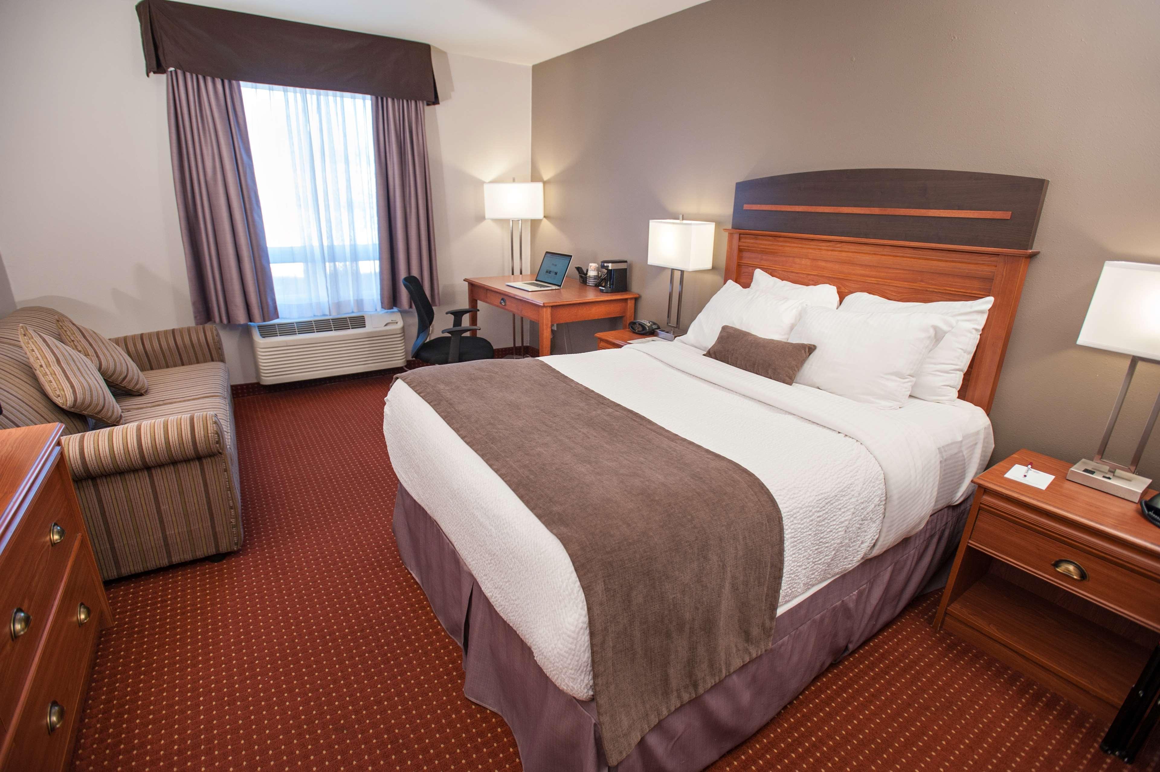 Best Western Plus Moncton Exterior photo