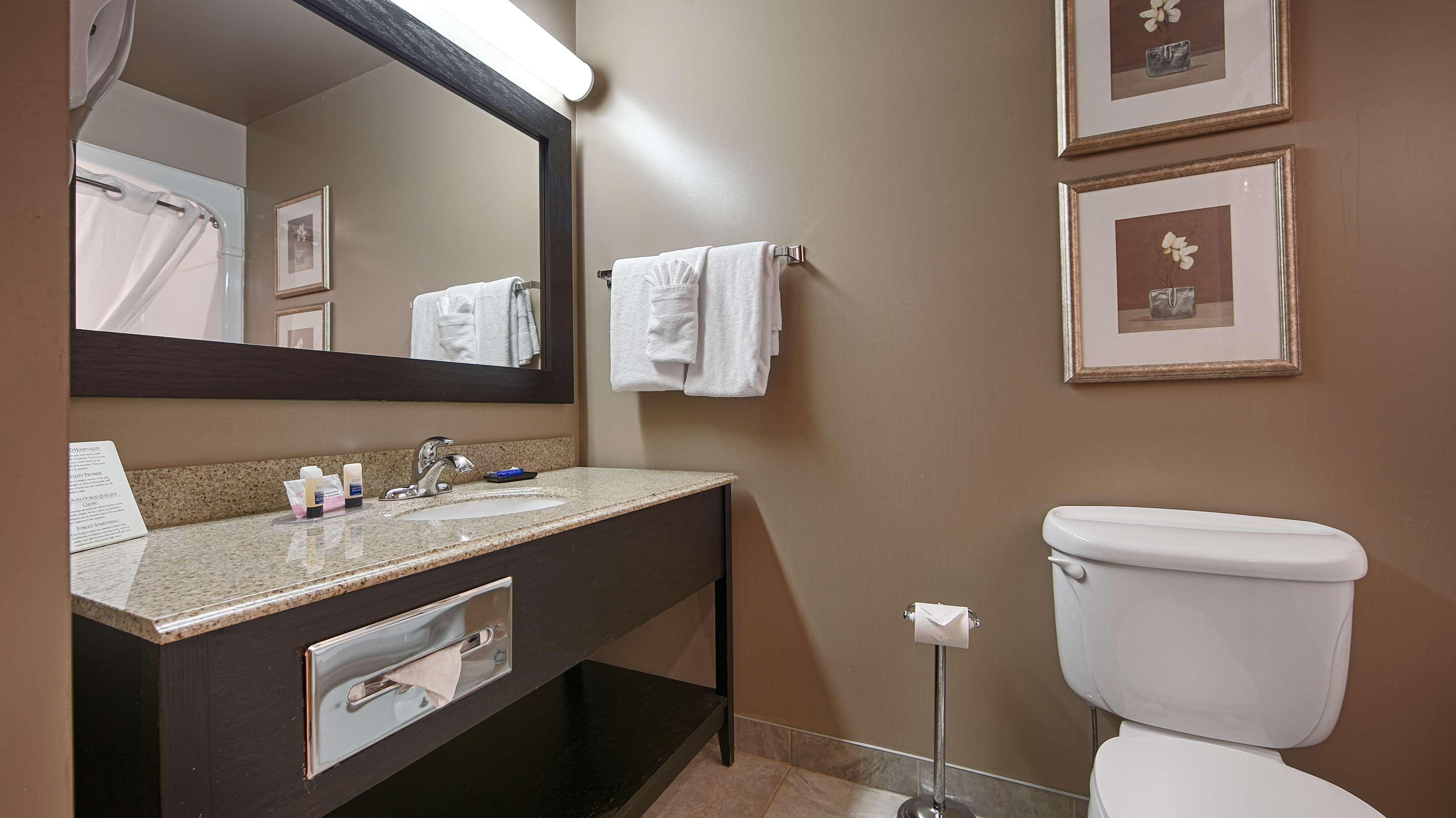 Best Western Plus Moncton Exterior photo