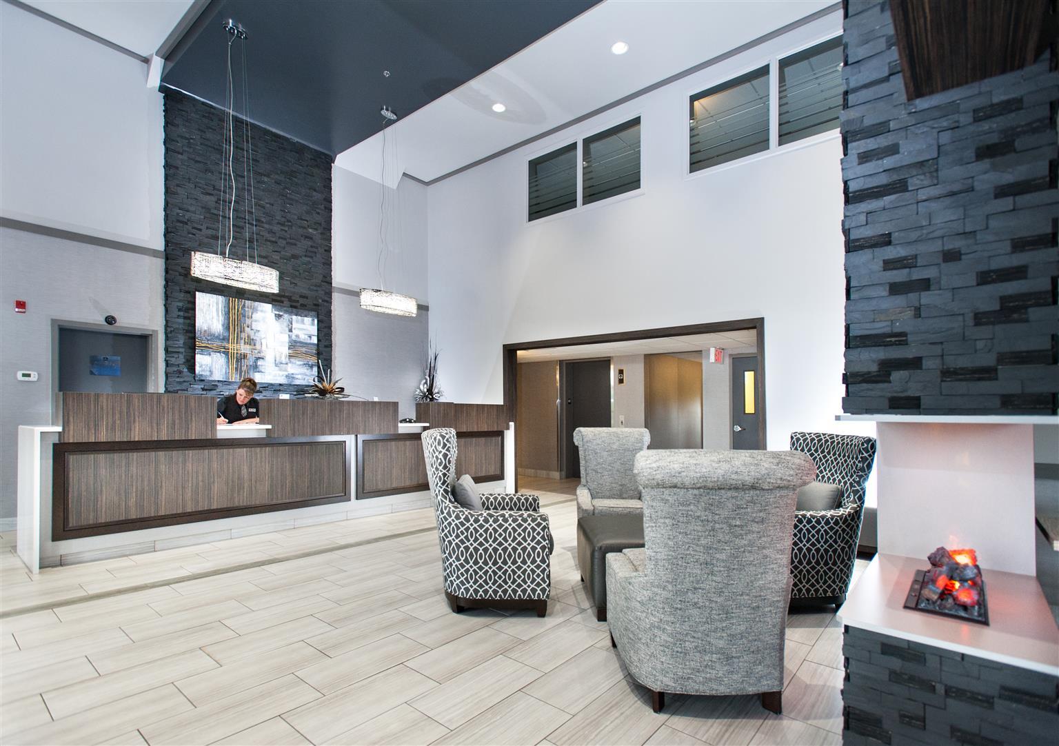 Best Western Plus Moncton Exterior photo