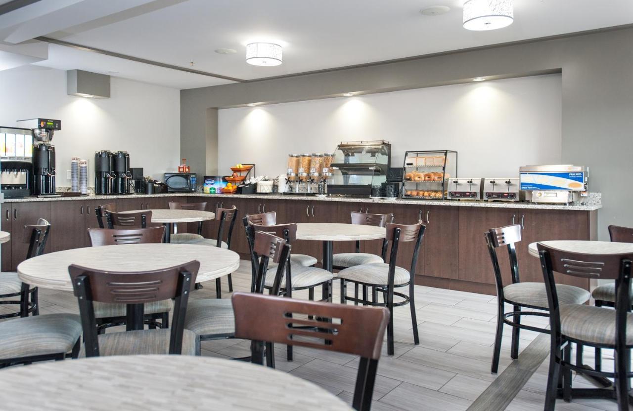 Best Western Plus Moncton Exterior photo